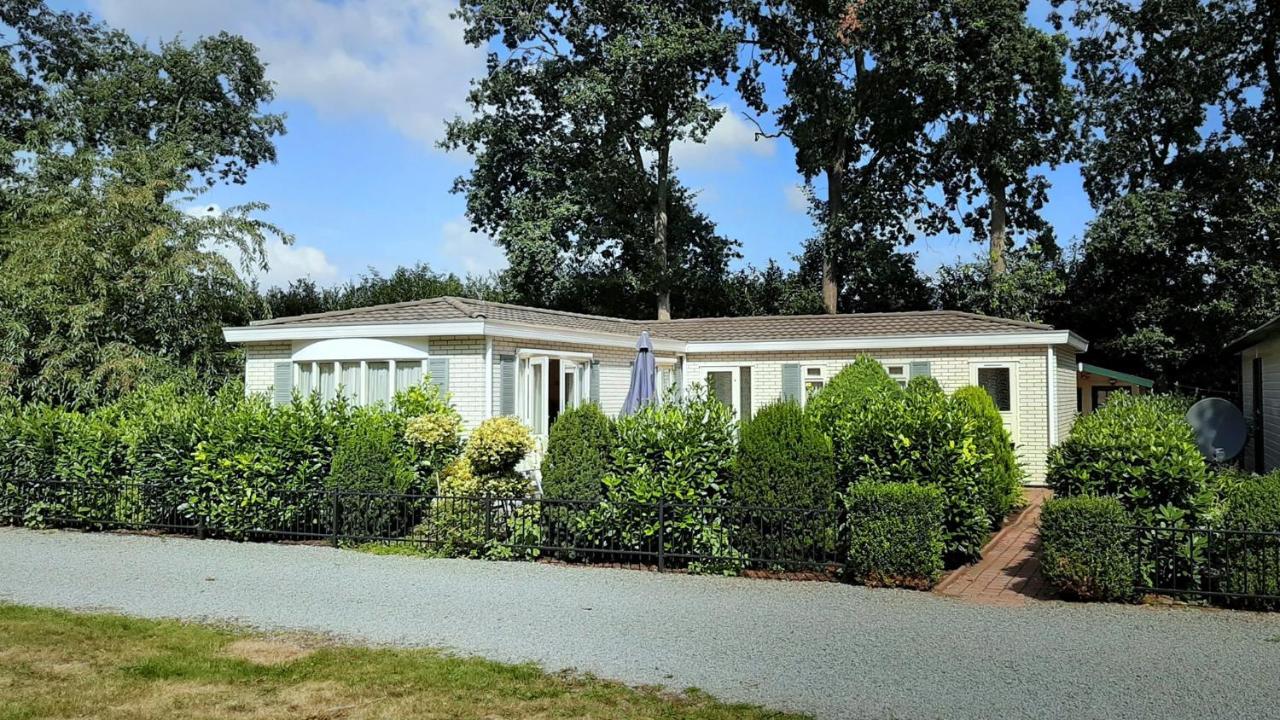 Chalet 42 'Vuursteenberg' Bospark Ijsselheide Zwolle Hattemerbroek מראה חיצוני תמונה